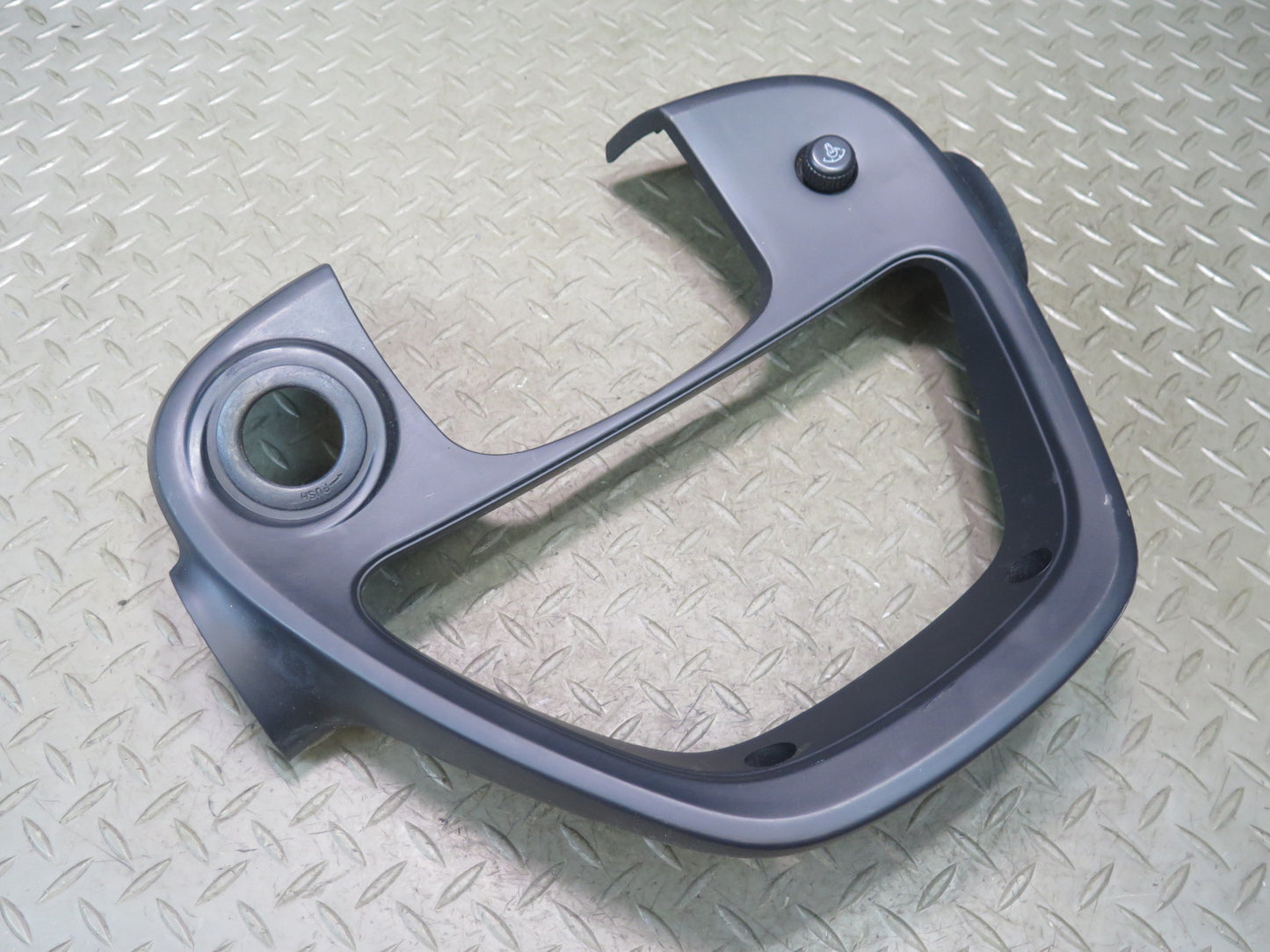 01-05 Lexus JCE10L IS300 Instrument Cluster Speedometer Trim Bezel Panel OEM