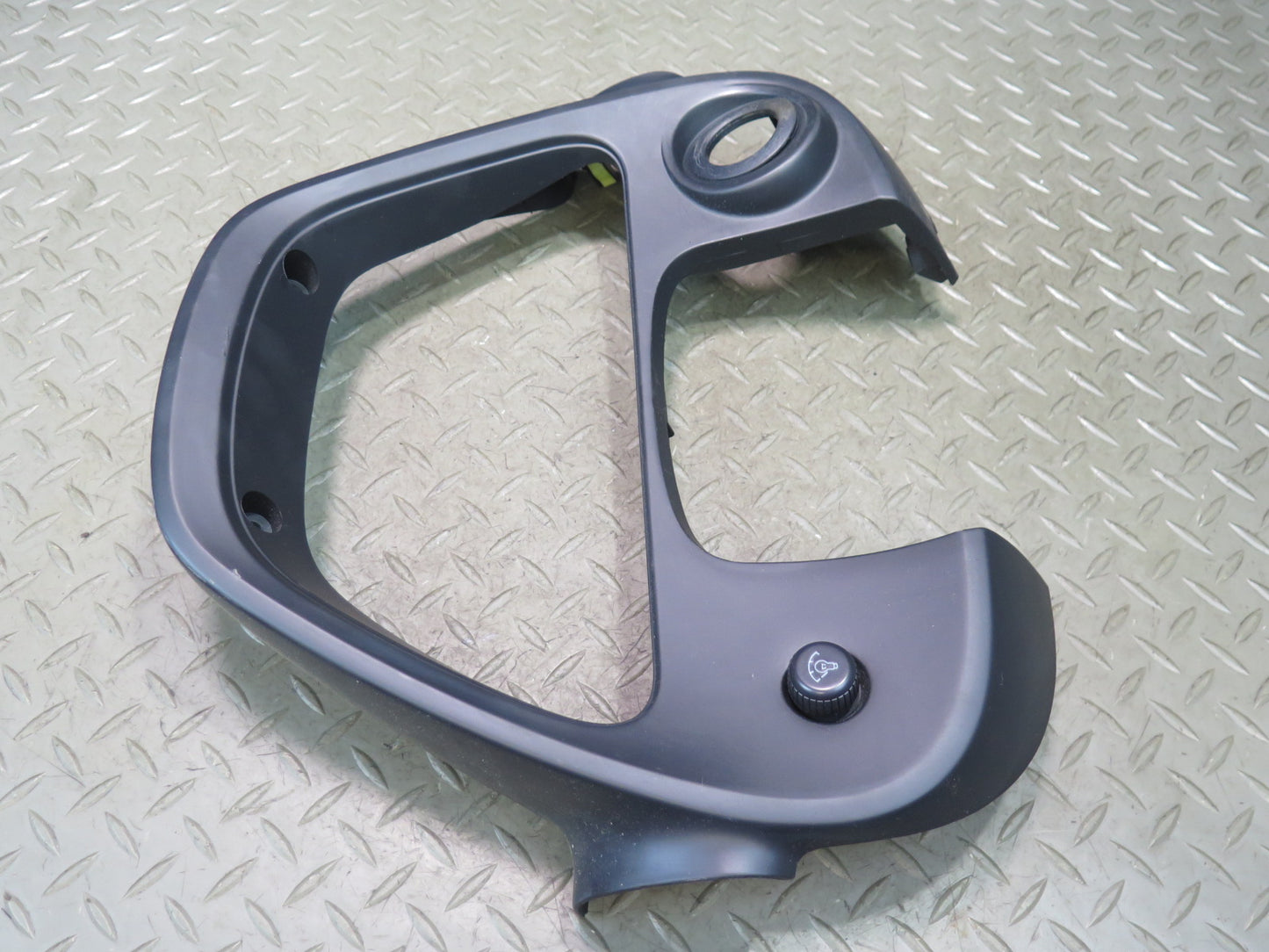 01-05 Lexus JCE10L IS300 Instrument Cluster Speedometer Trim Bezel Panel OEM