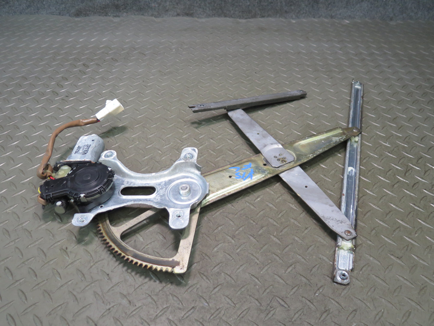 01-05 Lexus JCE10L IS300 Front Left Door Window Regulator w Motor OEM