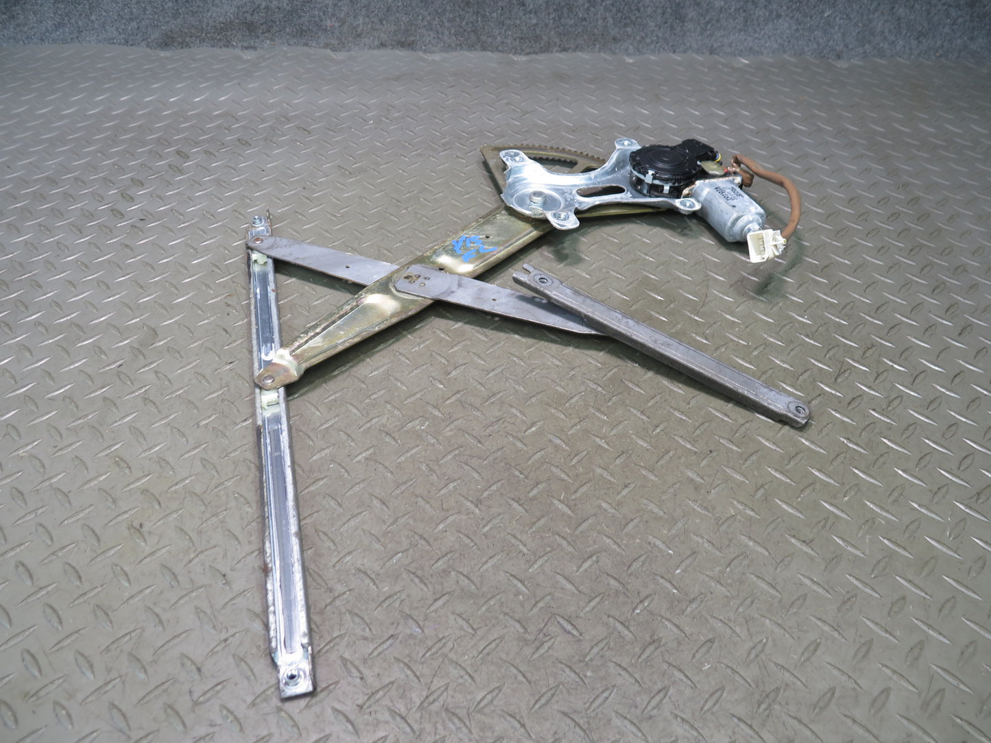 01-05 Lexus JCE10L IS300 Front Left Door Window Regulator w Motor OEM