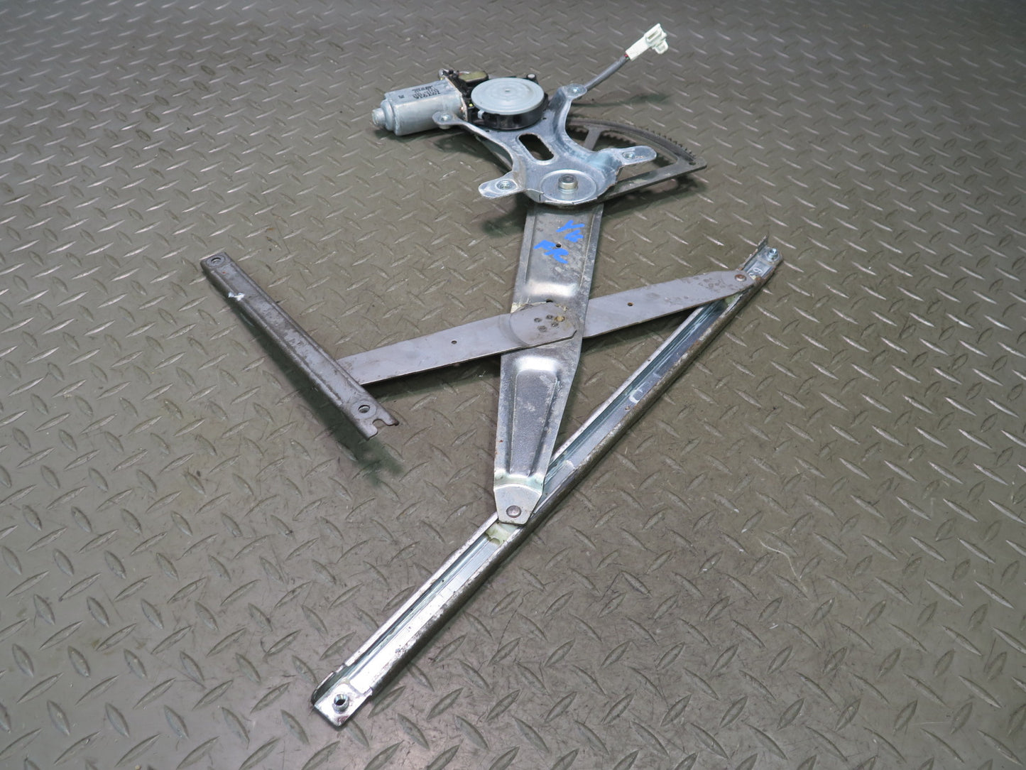 01-05 Lexus JCE10L IS300 Front Right Door Window Regulator w Motor OEM