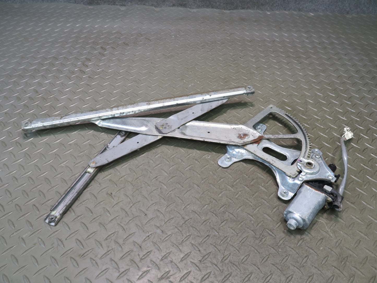 01-05 Lexus JCE10L IS300 Front Right Door Window Regulator w Motor OEM