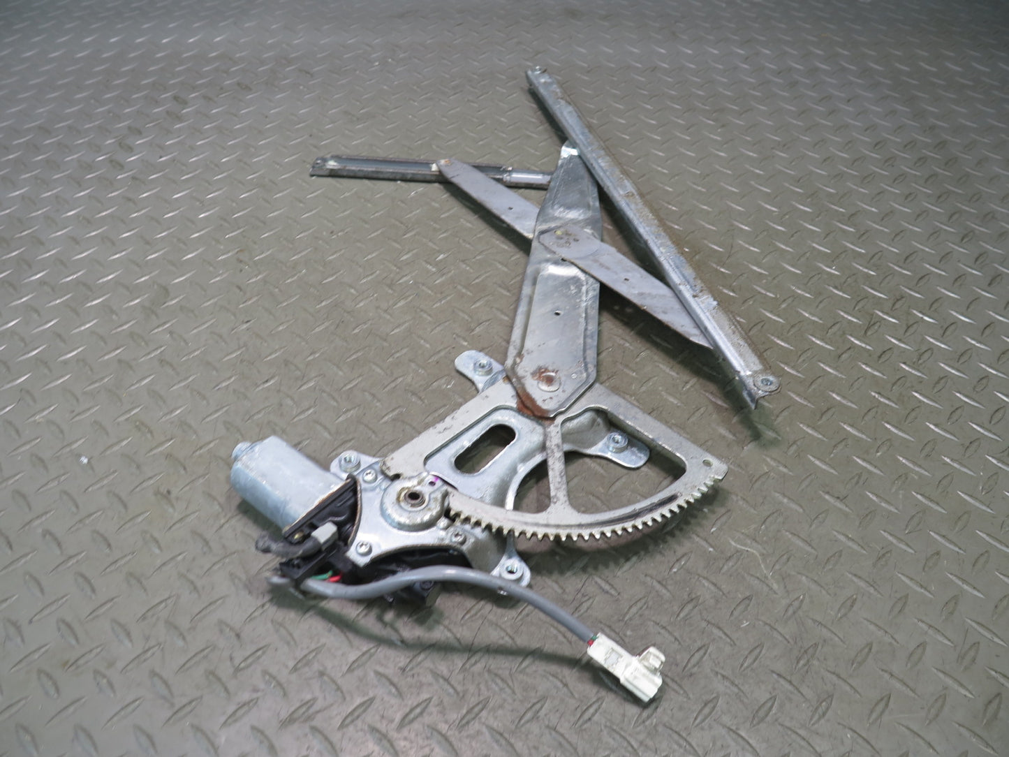 01-05 Lexus JCE10L IS300 Front Right Door Window Regulator w Motor OEM