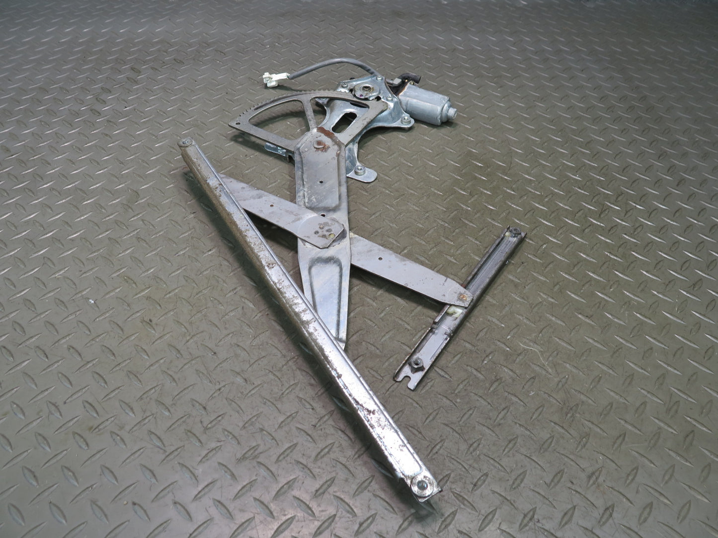 01-05 Lexus JCE10L IS300 Front Right Door Window Regulator w Motor OEM