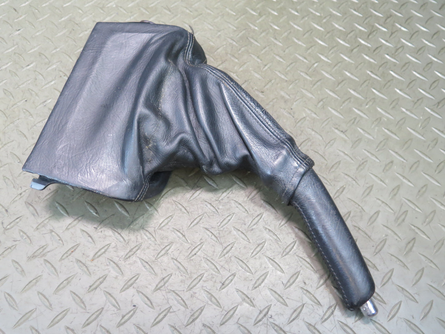 01-05 Lexus JCE10L IS300 Emergency Parking Hand Brake Handle w Boot OEM