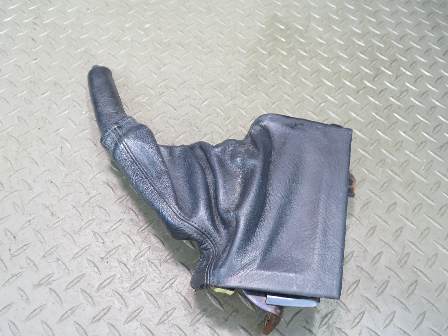 01-05 Lexus JCE10L IS300 Emergency Parking Hand Brake Handle w Boot OEM