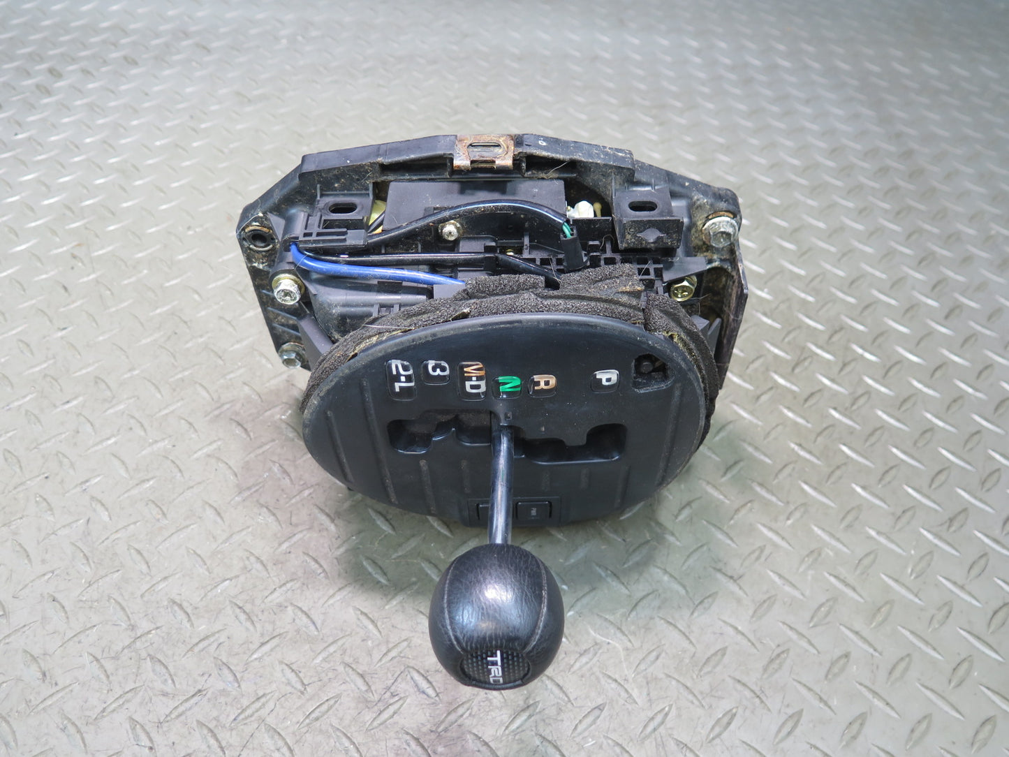 01-05 Lexus JCE10L IS300 A/T Automatic Transmission Gear Shifter w Knob OEM