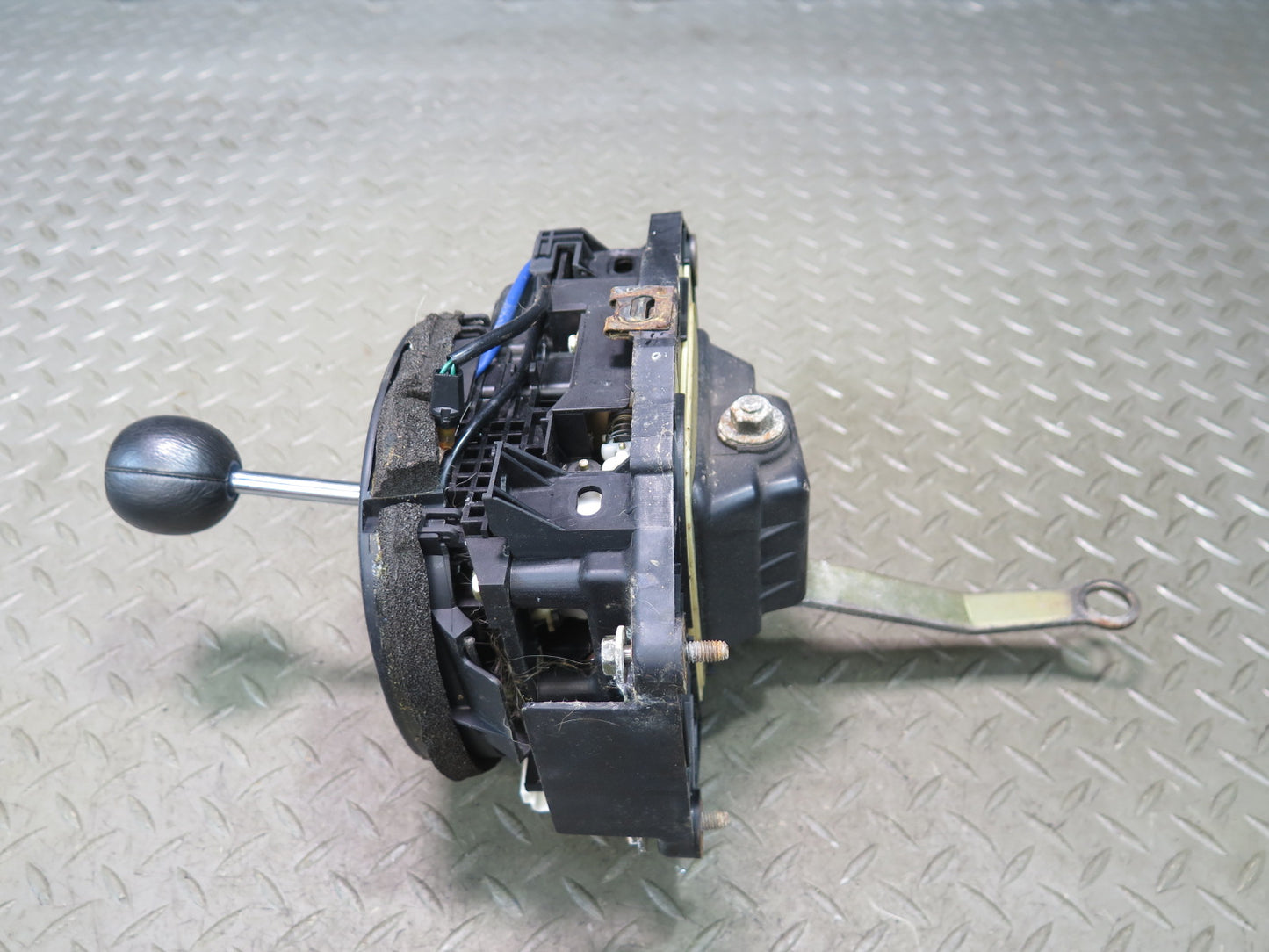 01-05 Lexus JCE10L IS300 A/T Automatic Transmission Gear Shifter w Knob OEM
