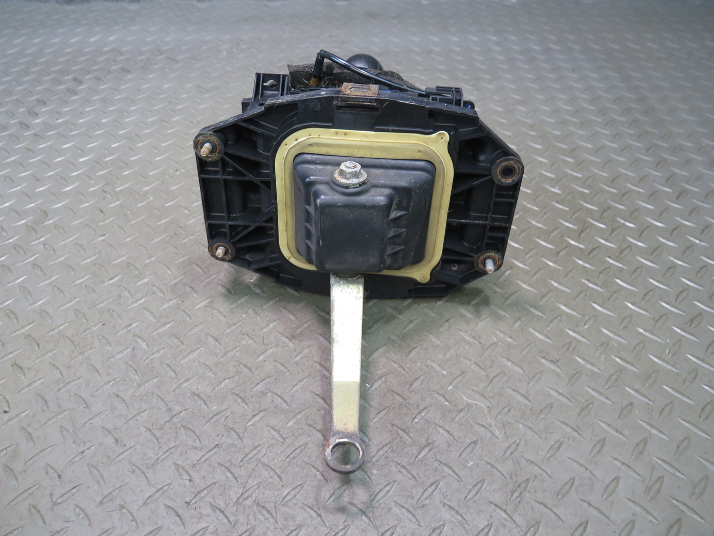 01-05 Lexus JCE10L IS300 A/T Automatic Transmission Gear Shifter w Knob OEM