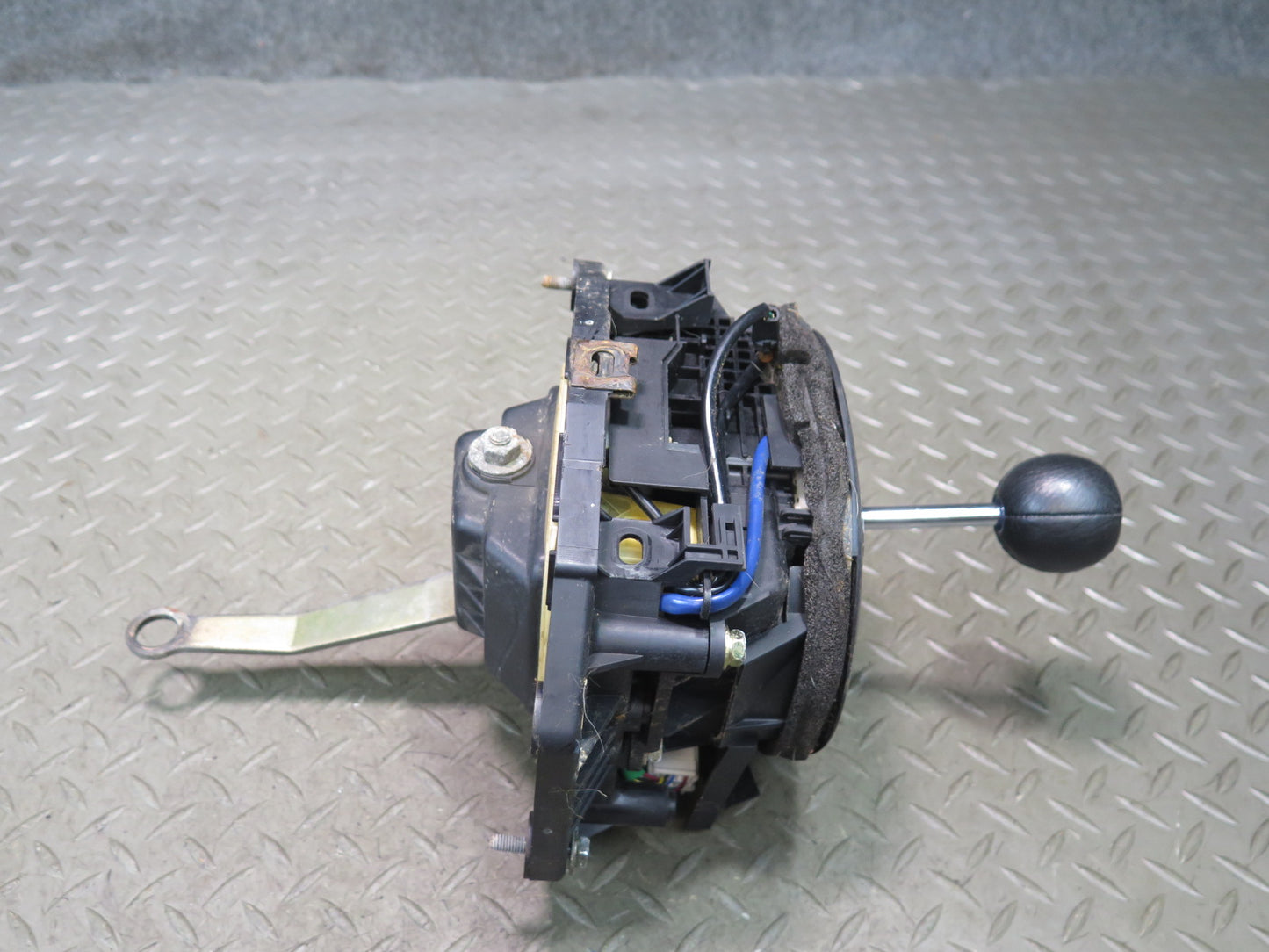01-05 Lexus JCE10L IS300 A/T Automatic Transmission Gear Shifter w Knob OEM