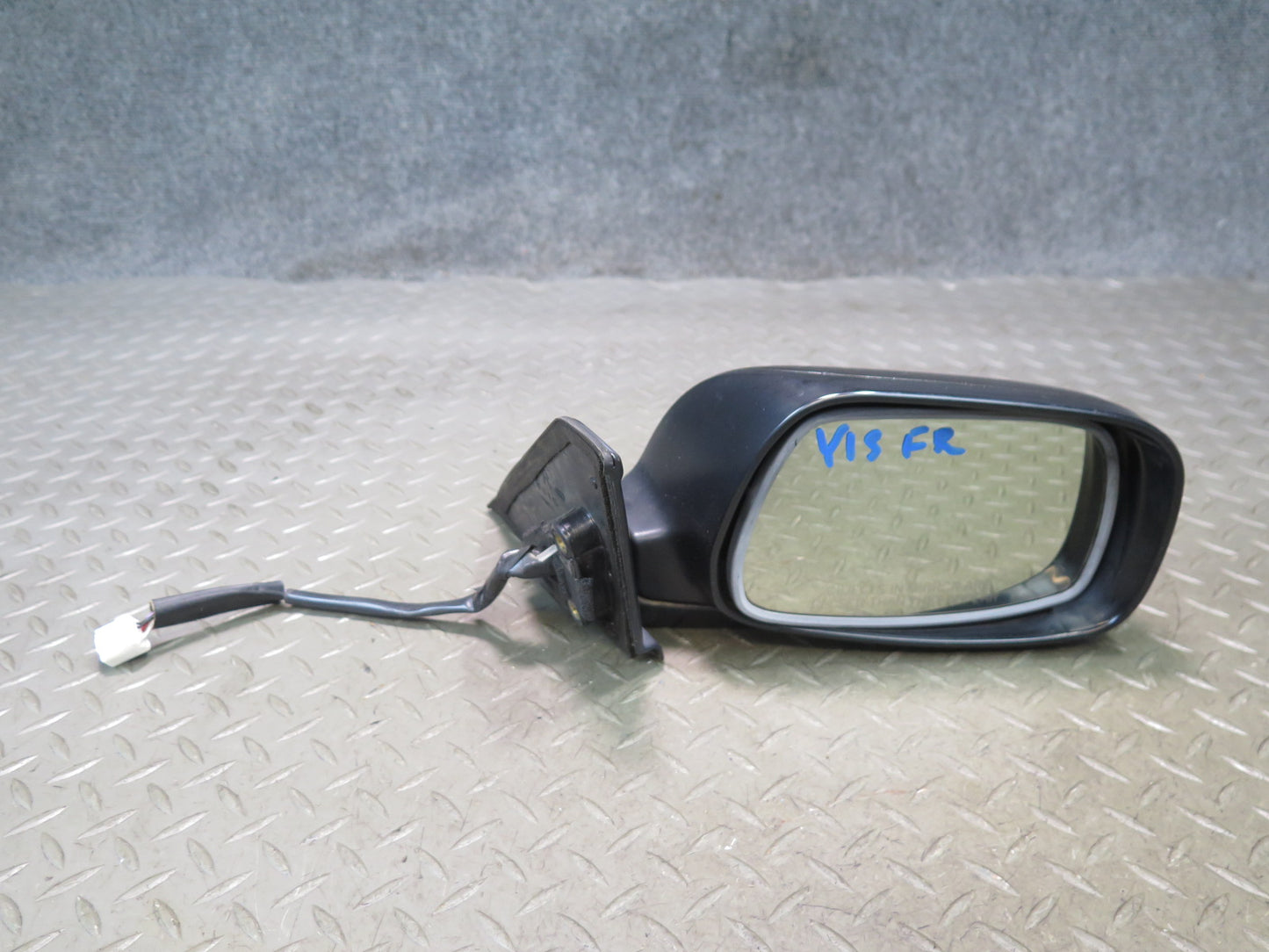 01-05 Lexus JCE10L IS300 Right Exterior Auto Dim Heated Side View Mirror OEM