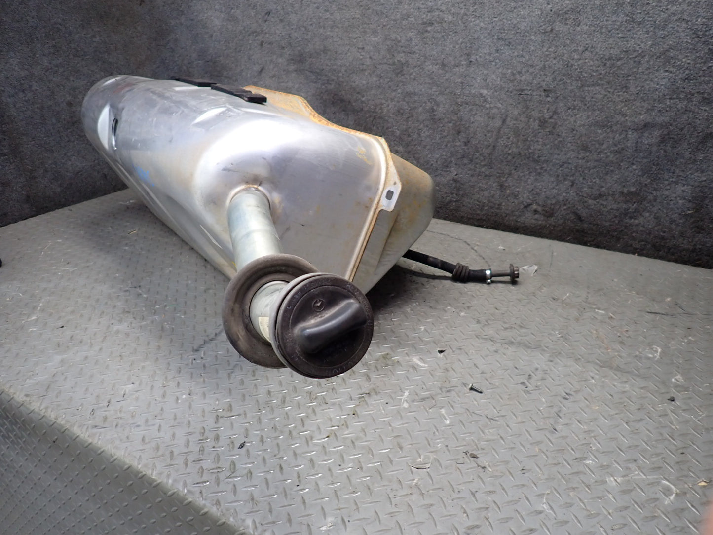 94-95 Mercedes W140 S420 S500 Gas Fuel Tank Assembly 1404701001 OEM