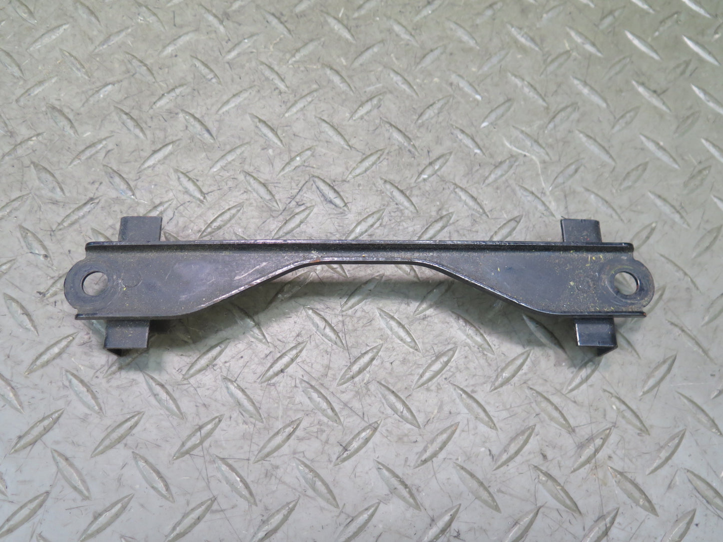 01-05 Lexus JCE10L IS300 Battery Tray Holder Bracket Set OEM