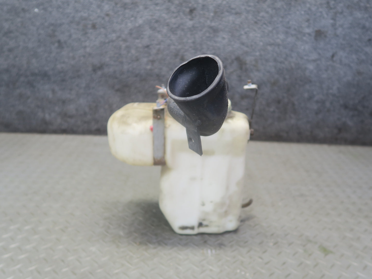 94-99 Mercedes W140 S500 Windshield Washer Fluid Reservoir Tank w Pumps OEM