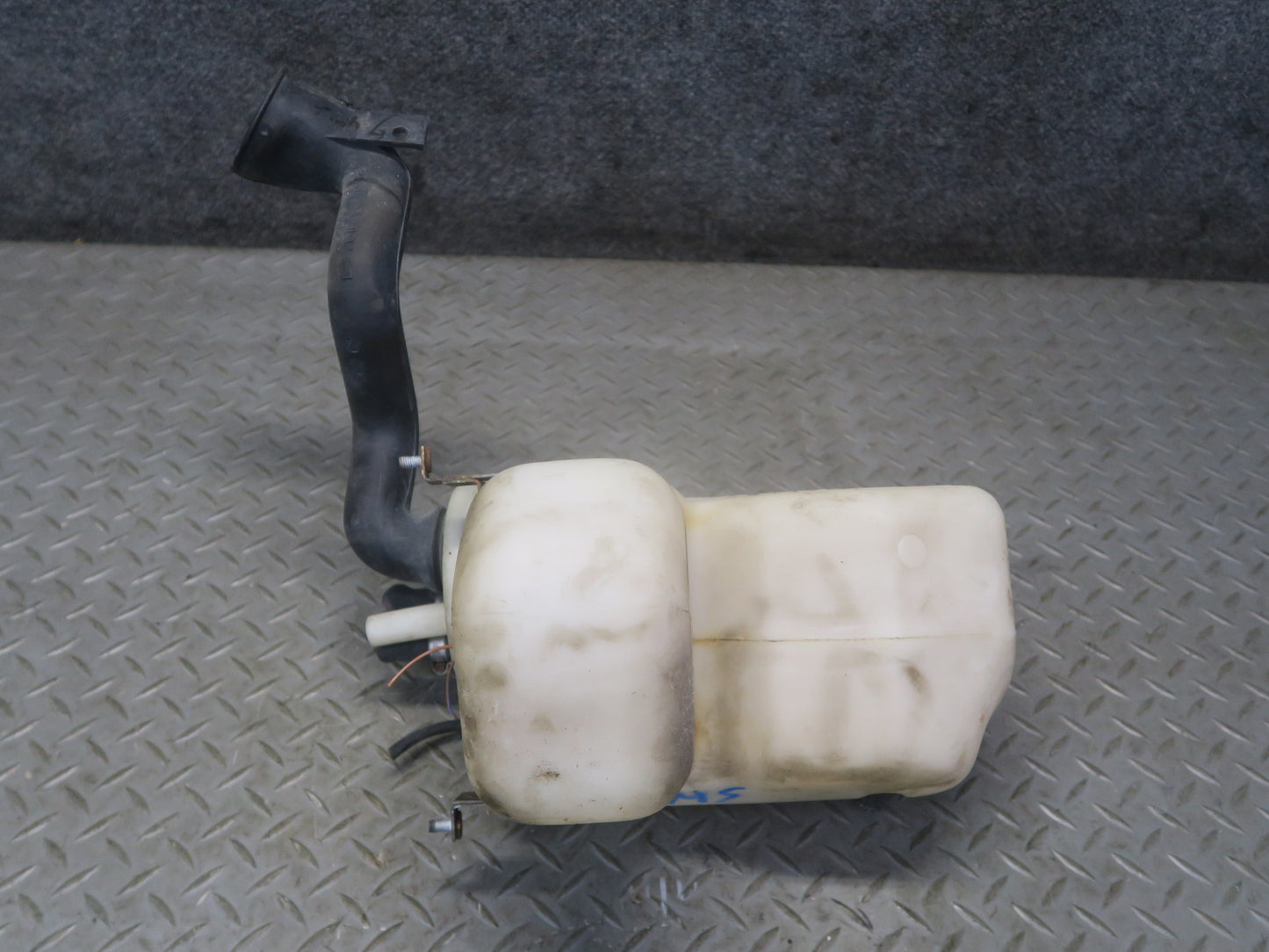 94-99 Mercedes W140 S500 Windshield Washer Fluid Reservoir Tank w Pumps OEM