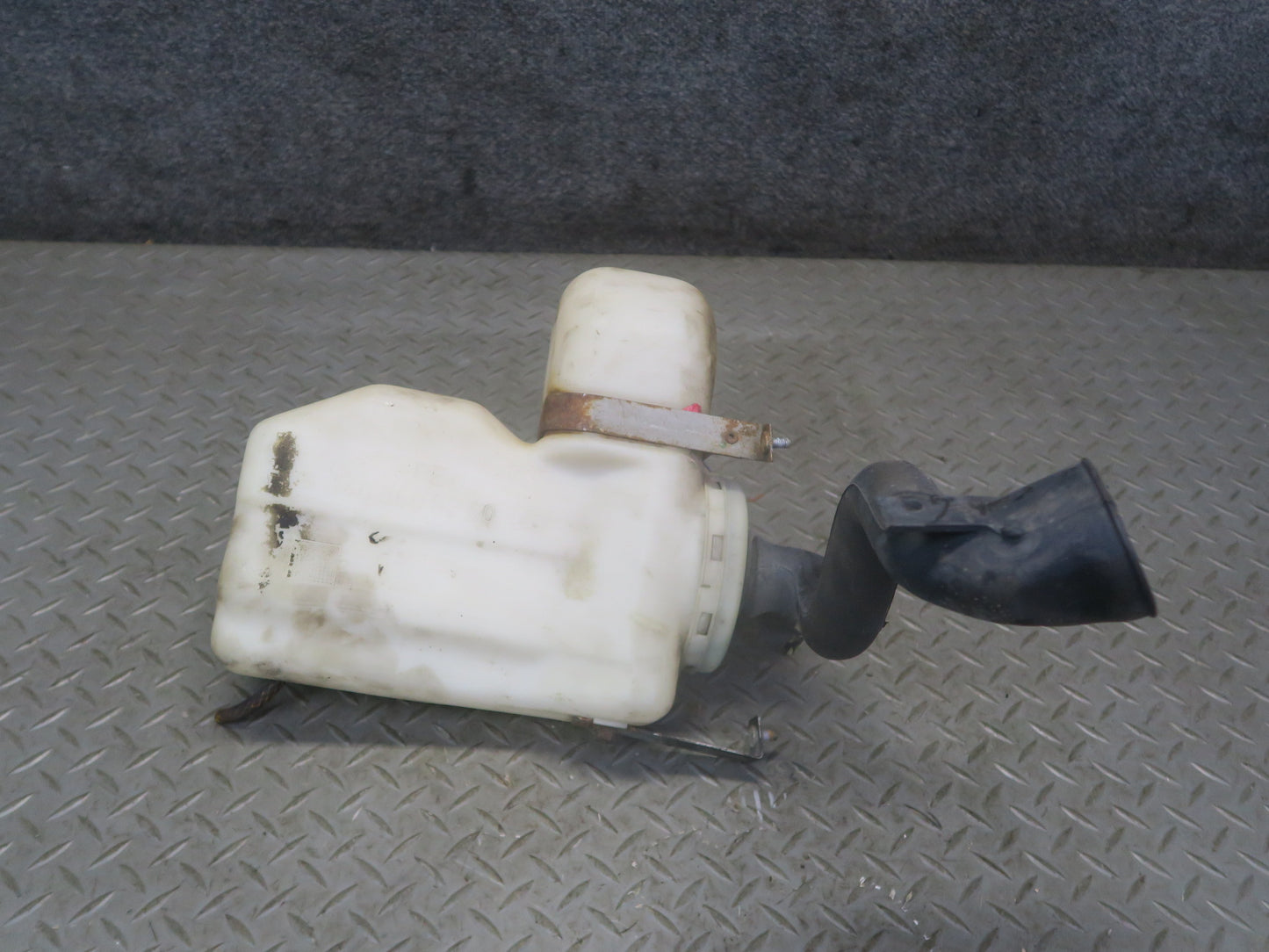 94-99 Mercedes W140 S500 Windshield Washer Fluid Reservoir Tank w Pumps OEM