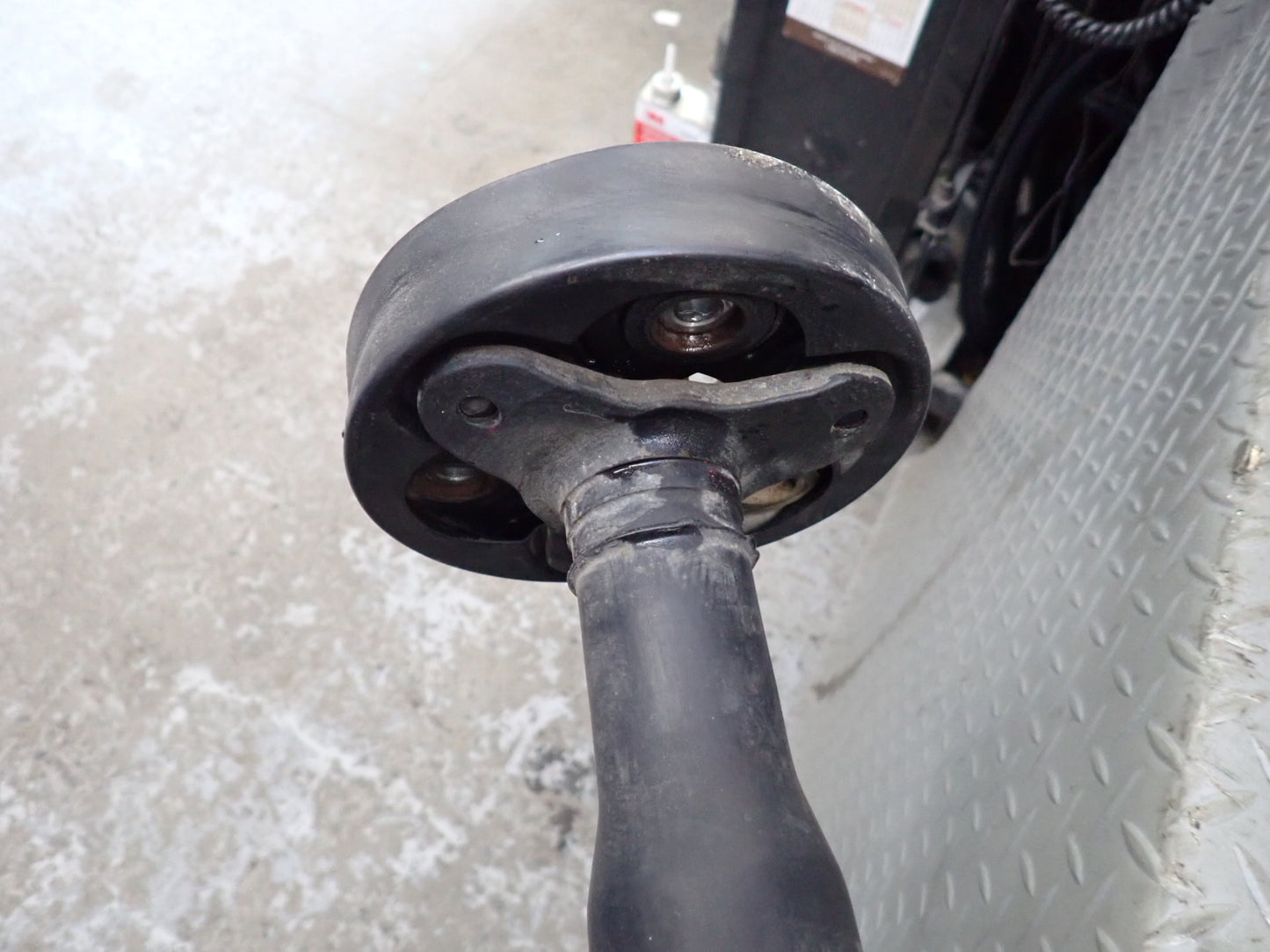 09-15 Audi 8J TT S 2.0L AWD Rear Driveshaft Drive Shaft 116K Miles OEM