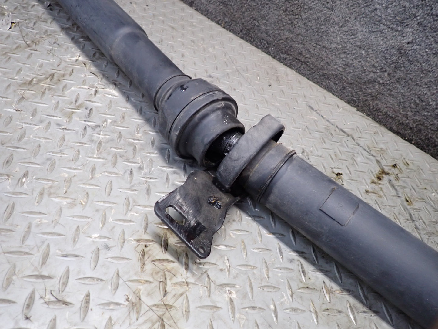 09-15 Audi 8J TT S 2.0L AWD Rear Driveshaft Drive Shaft 116K Miles OEM