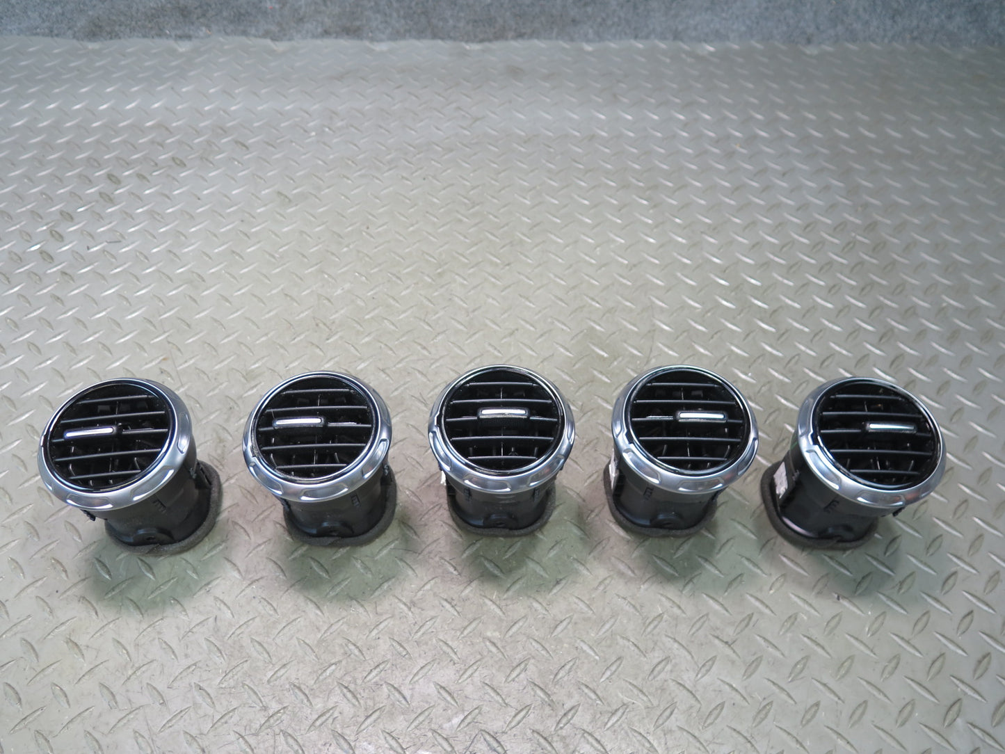 09-15 Audi TT S 8J Set of 5 Dash Front A/C Air Vent Grille OEM