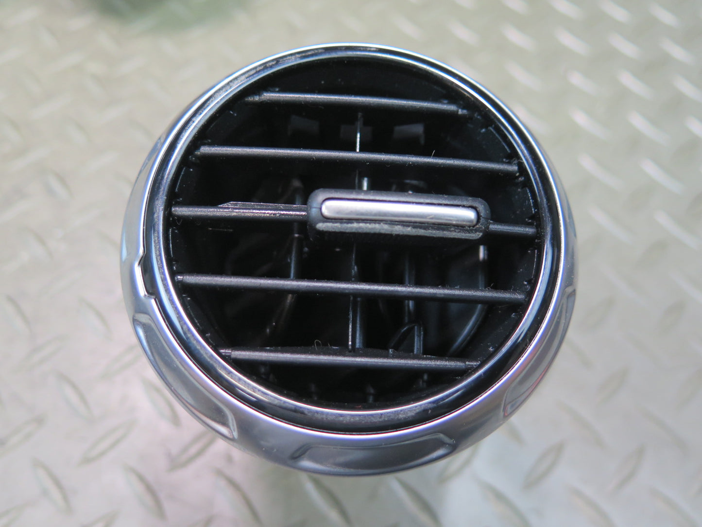 09-15 Audi TT S 8J Set of 5 Dash Front A/C Air Vent Grille OEM