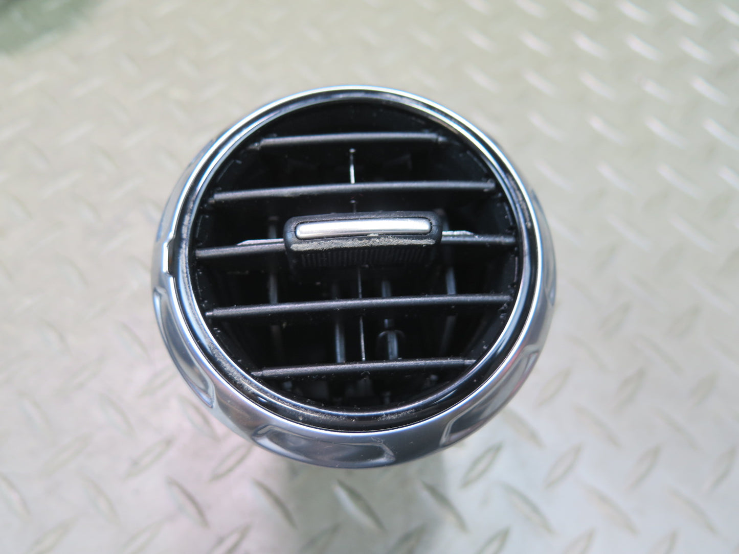 09-15 Audi TT S 8J Set of 5 Dash Front A/C Air Vent Grille OEM