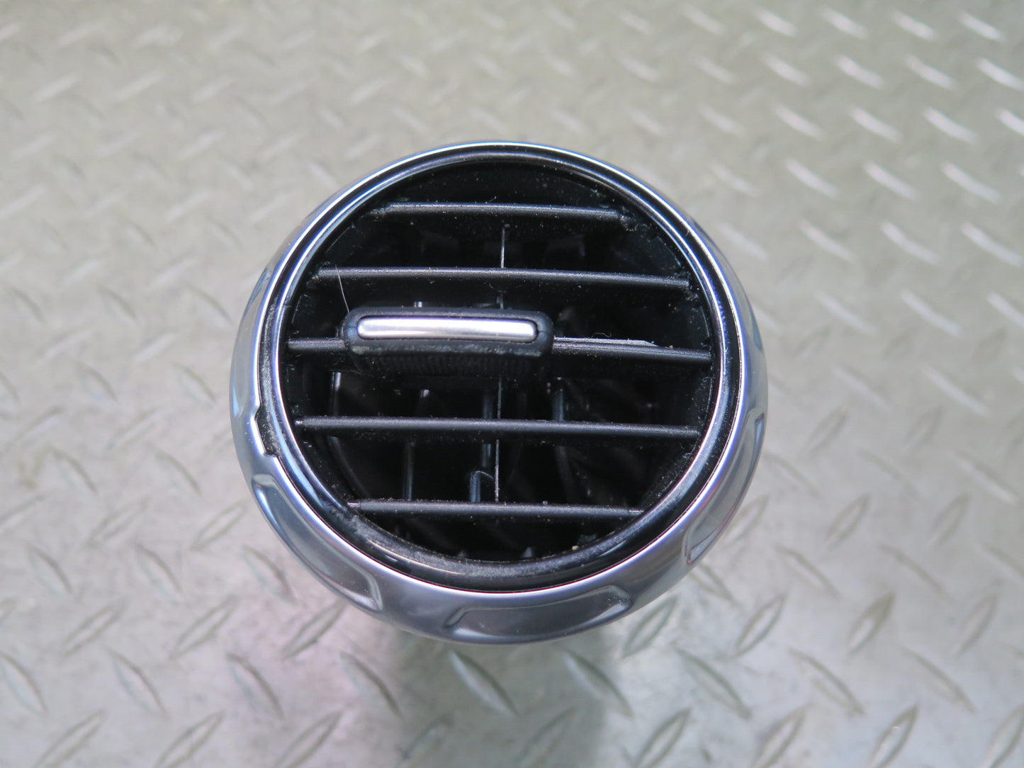 09-15 Audi TT S 8J Set of 5 Dash Front A/C Air Vent Grille OEM
