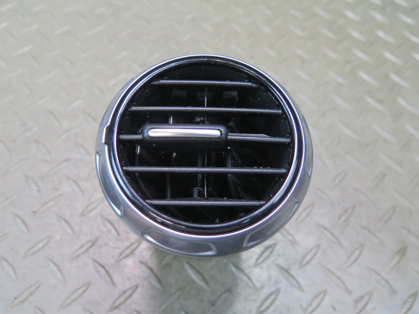 09-15 Audi TT S 8J Set of 5 Dash Front A/C Air Vent Grille OEM