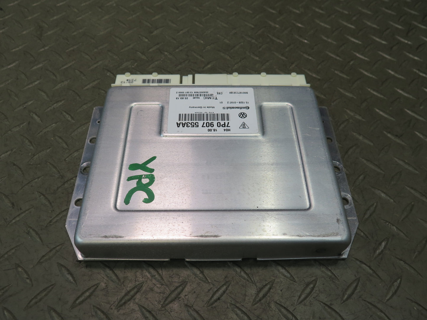 2013-2014 Porsche Cayenne 958 GTS Air Suspension Control Module Unit 7P0907553AA