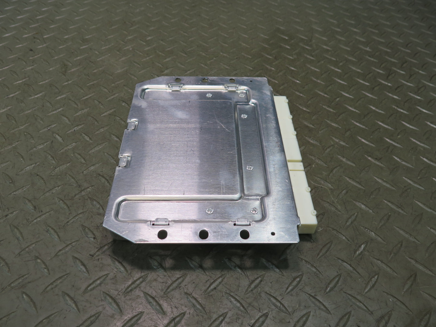 2013-2014 Porsche Cayenne 958 GTS Air Suspension Control Module Unit 7P0907553AA