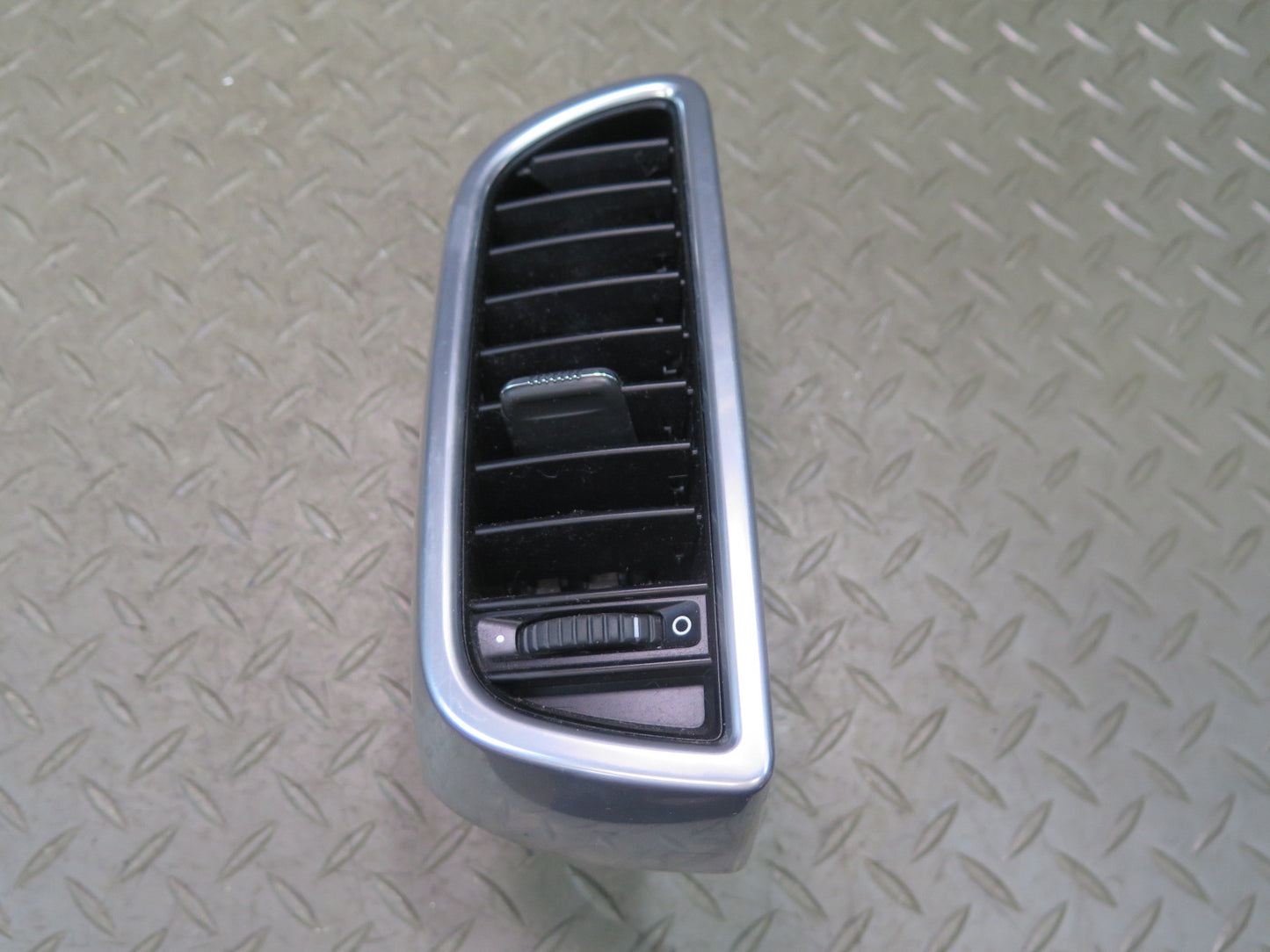 2011-2018 Porsche Cayenne 958 Front Left Side Dash A/C Heater Air Vent Grille