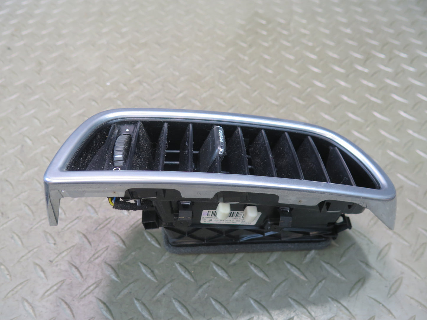2011-2018 Porsche Cayenne 958 Front Left Side Dash A/C Heater Air Vent Grille