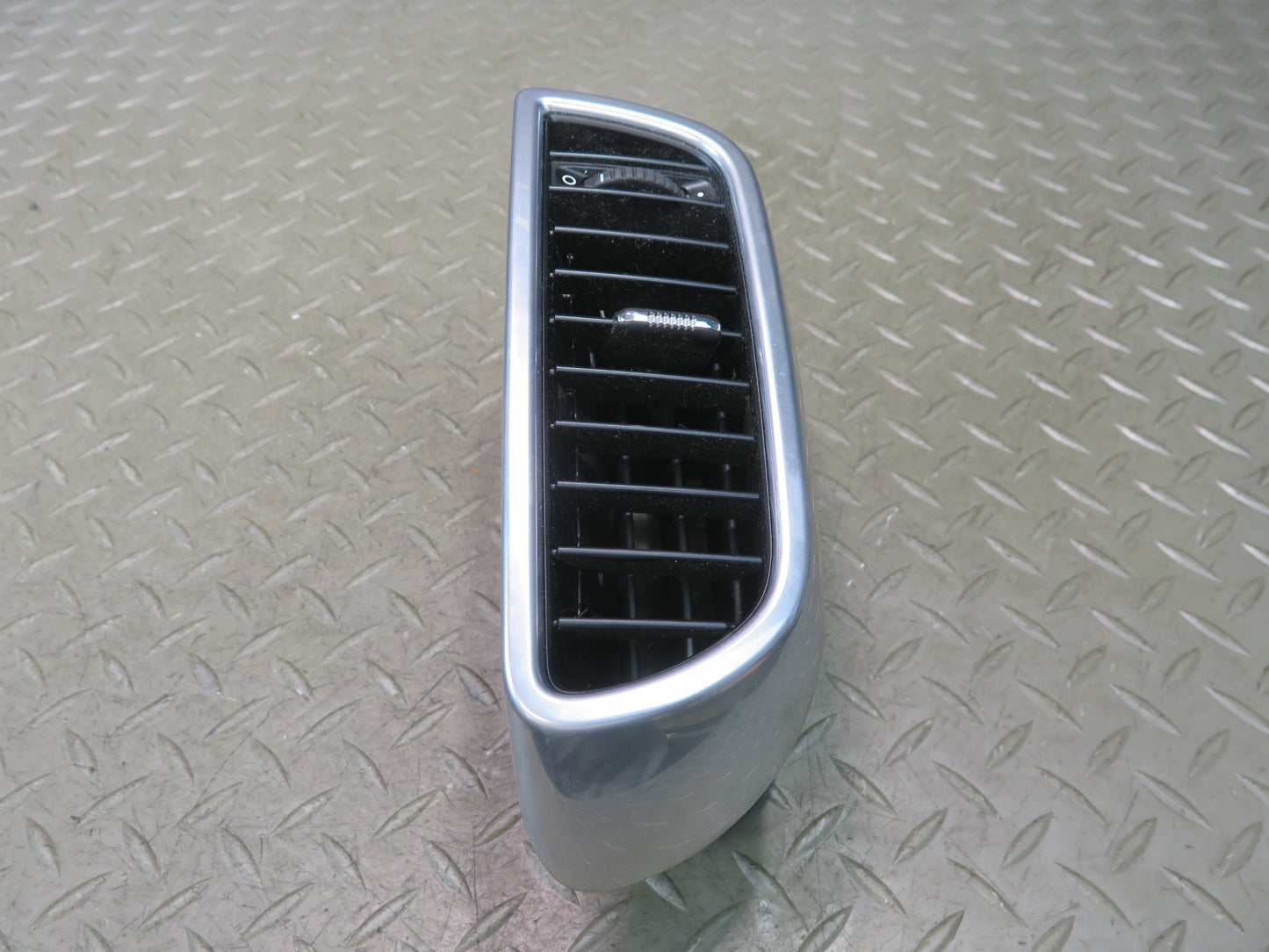 2011-2018 Porsche Cayenne 958 Front Left Side Dash A/C Heater Air Vent Grille