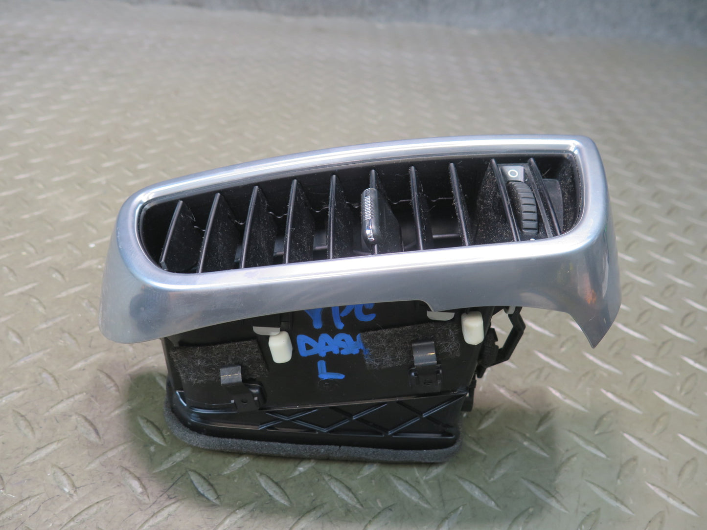 2011-2018 Porsche Cayenne 958 Front Left Side Dash A/C Heater Air Vent Grille