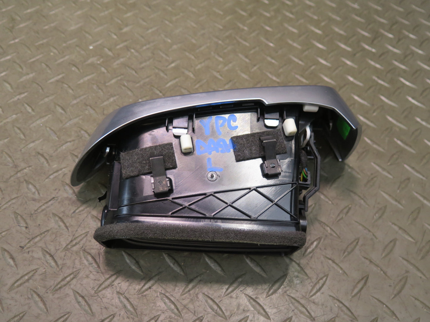 2011-2018 Porsche Cayenne 958 Front Left Side Dash A/C Heater Air Vent Grille