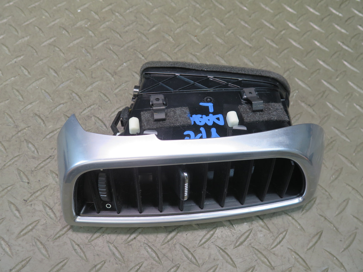2011-2018 Porsche Cayenne 958 Front Left Side Dash A/C Heater Air Vent Grille