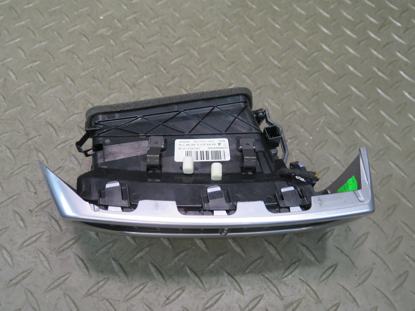 2011-2018 Porsche Cayenne 958 Front Left Side Dash A/C Heater Air Vent Grille