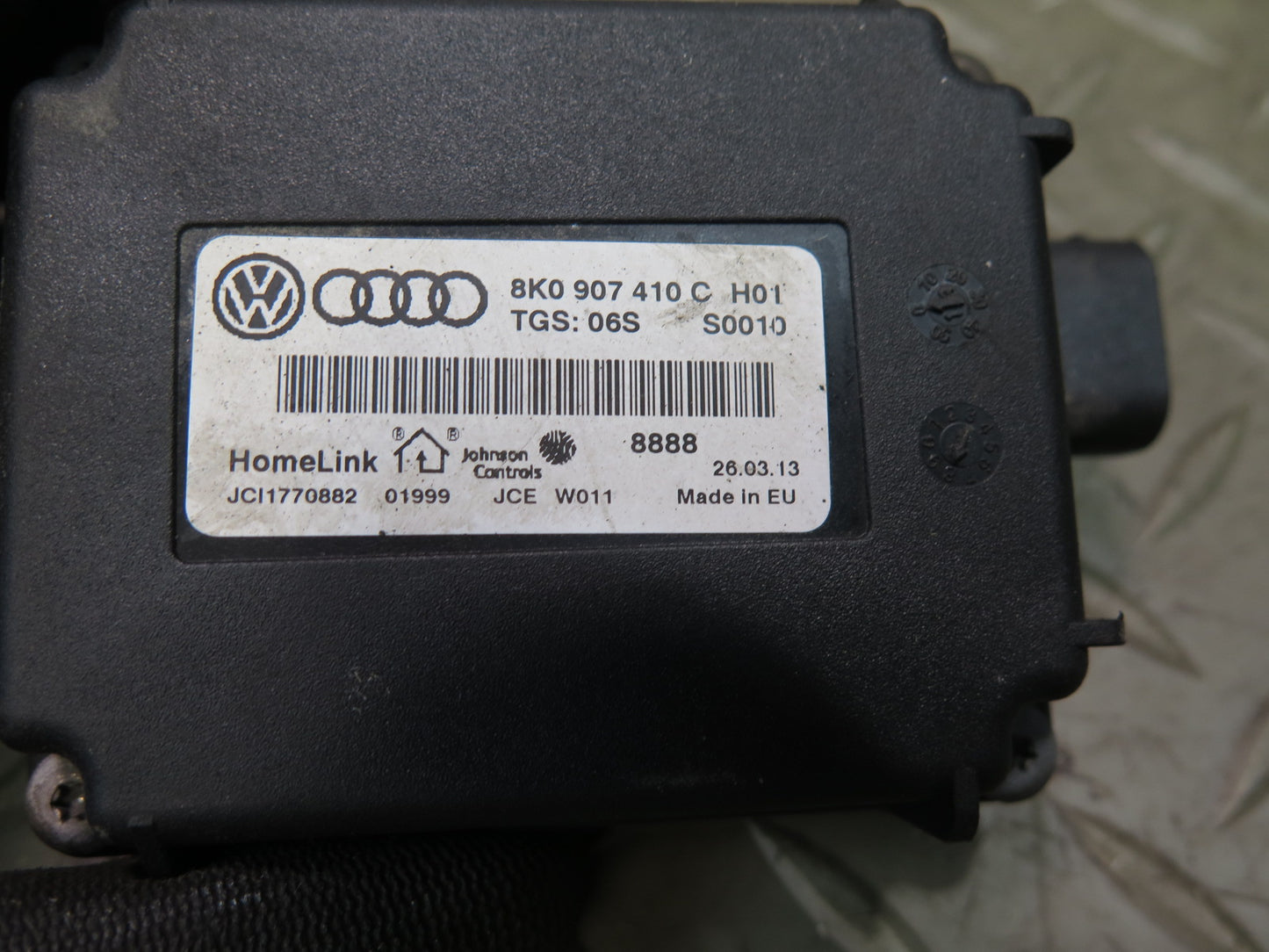 2011-2018 Porsche Cayenne 958 Garage Door Opener Control Module 8K0907410C