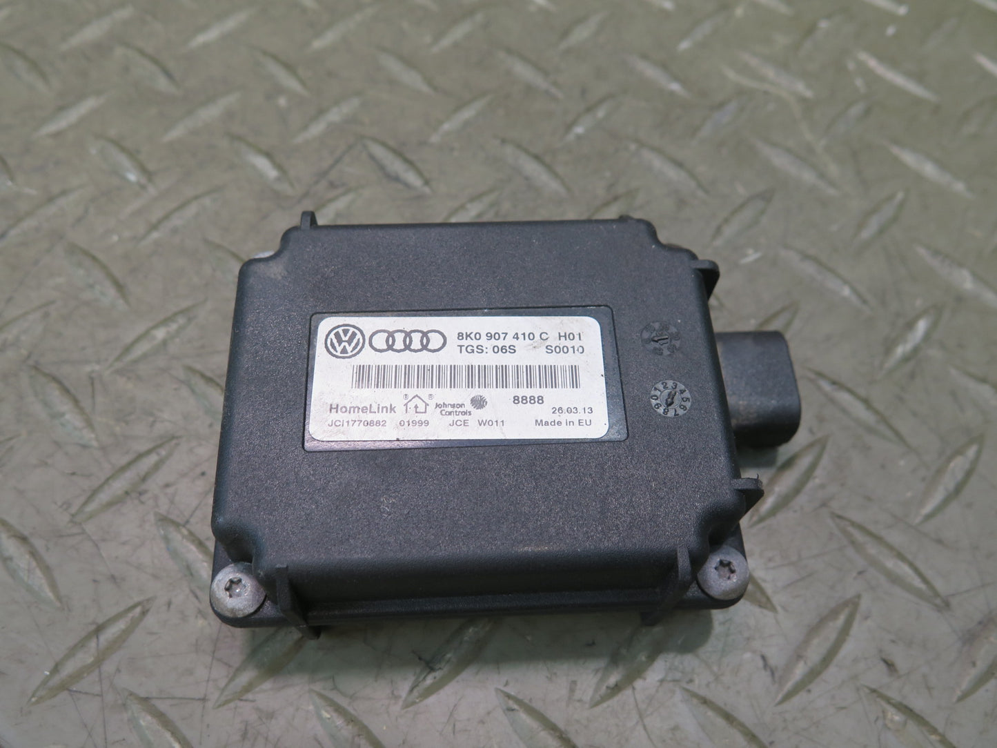2011-2018 Porsche Cayenne 958 Garage Door Opener Control Module 8K0907410C