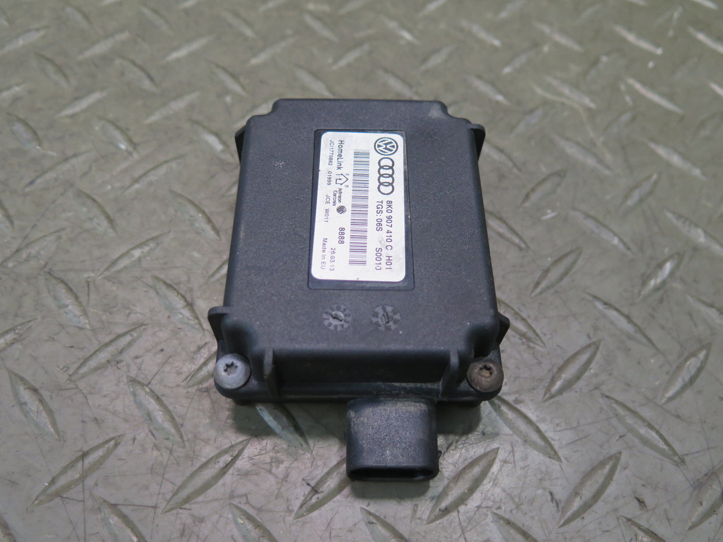 2011-2018 Porsche Cayenne 958 Garage Door Opener Control Module 8K0907410C