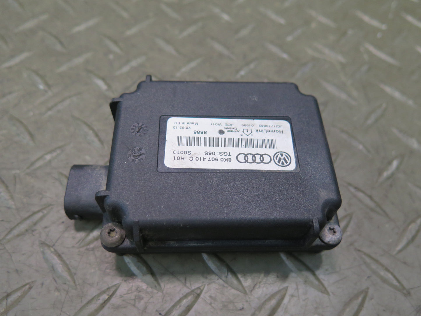 2011-2018 Porsche Cayenne 958 Garage Door Opener Control Module 8K0907410C