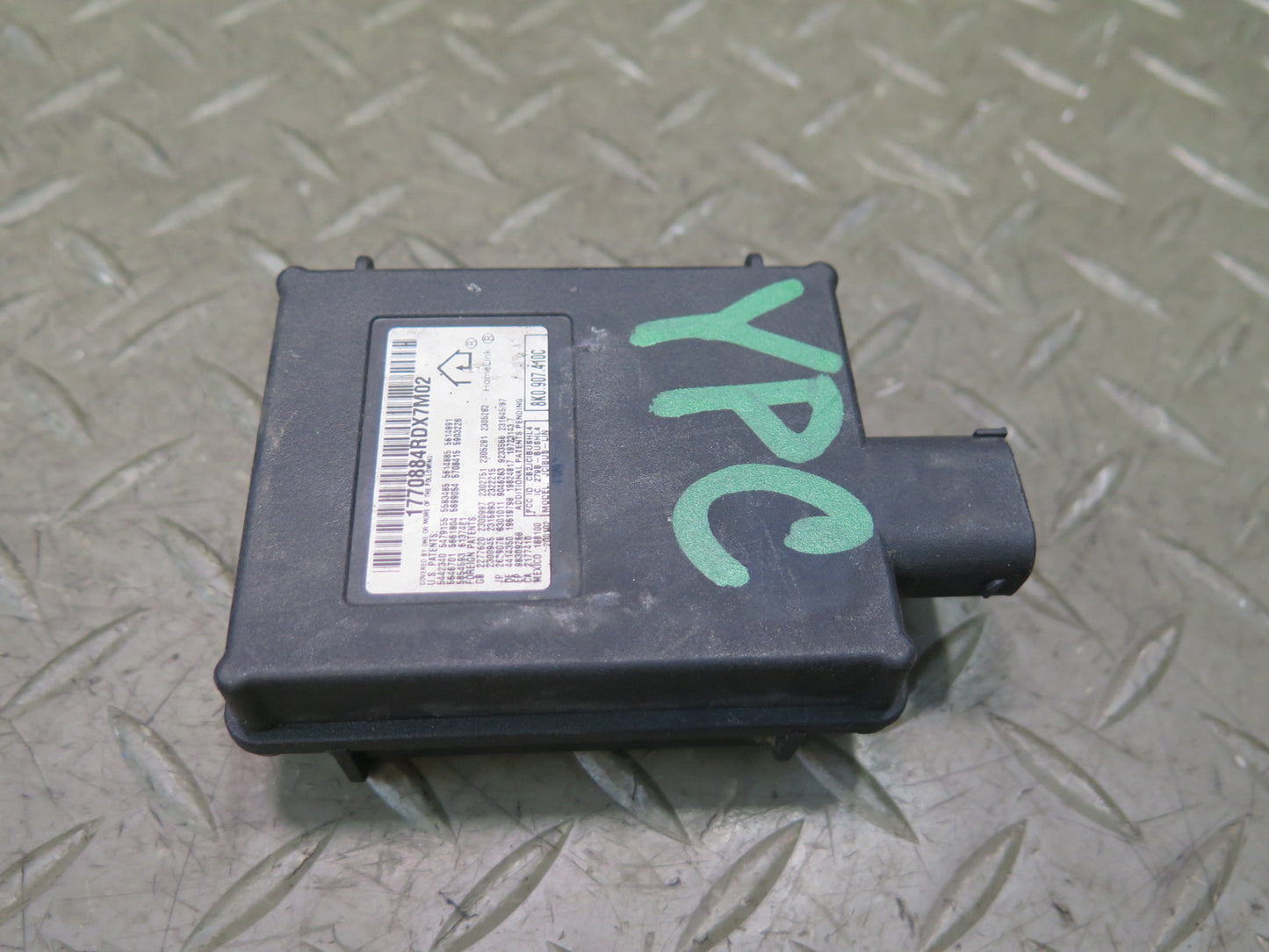 2011-2018 Porsche Cayenne 958 Garage Door Opener Control Module 8K0907410C