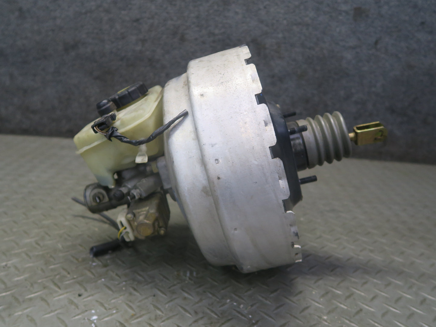 94-95 Mercedes W140 S420 S500 Brake Master Cylinder Booster Fluid Reservoir OEM