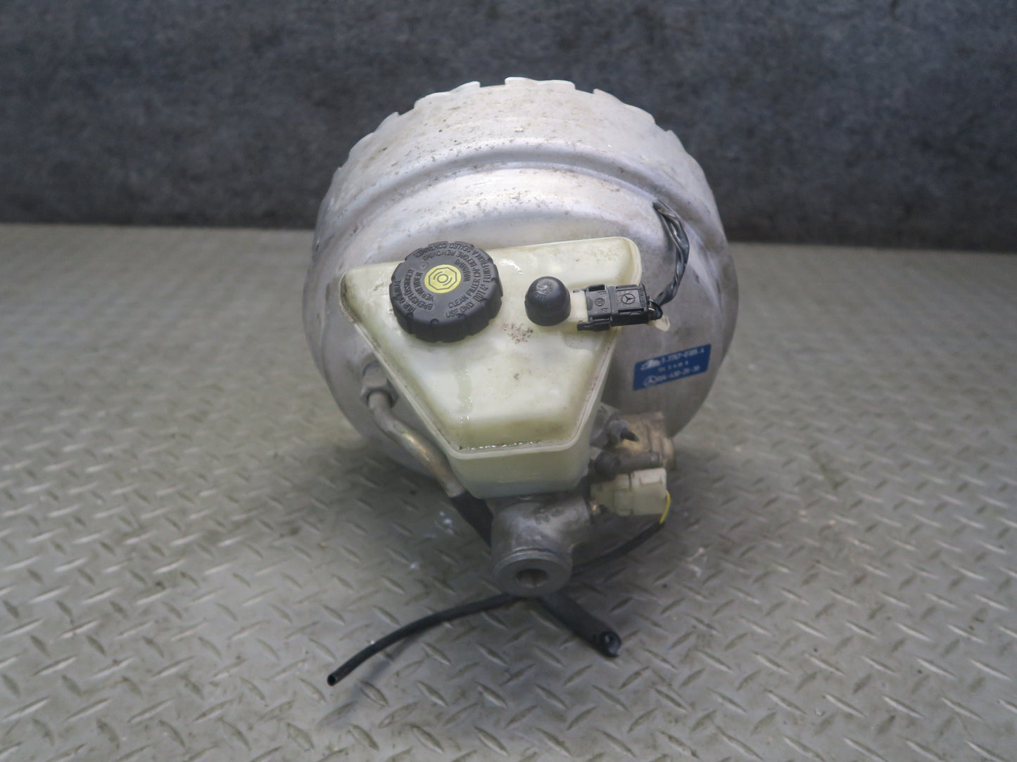 94-95 Mercedes W140 S420 S500 Brake Master Cylinder Booster Fluid Reservoir OEM