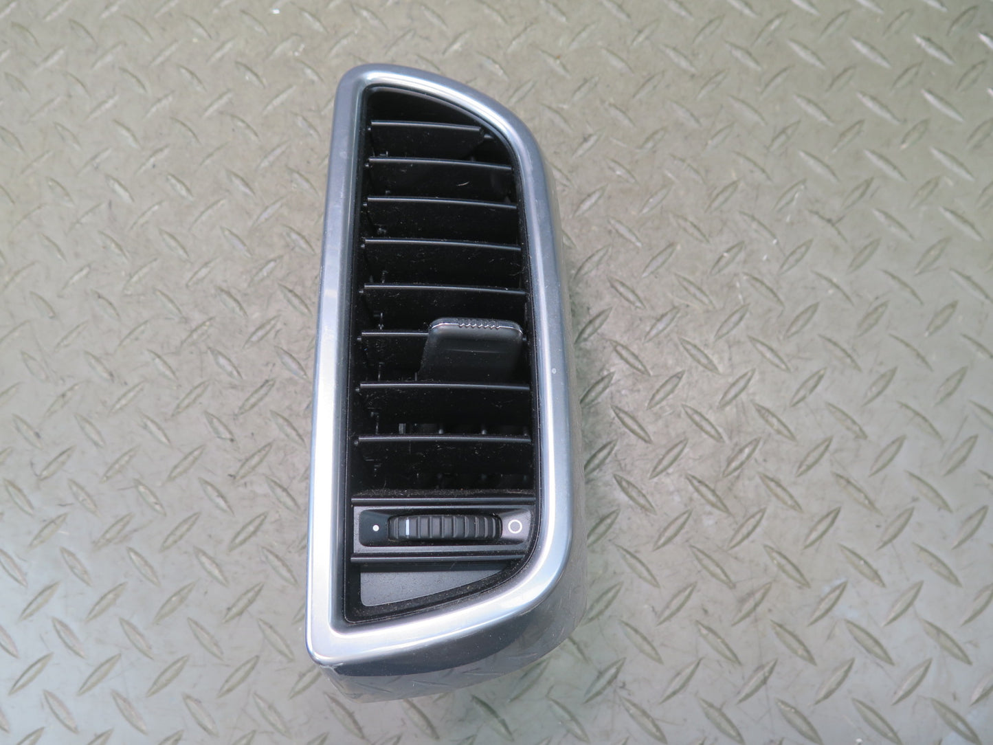 2011-2018 Porsche Cayenne 958 Front Right Side Dash A/C Heater Air Vent Grille