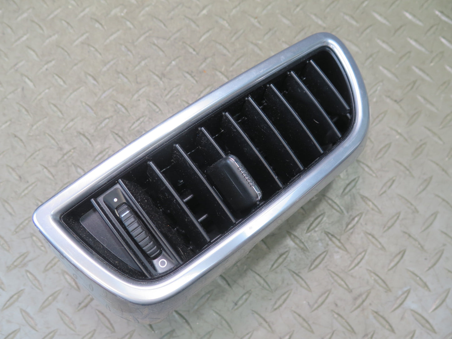 2011-2018 Porsche Cayenne 958 Front Right Side Dash A/C Heater Air Vent Grille