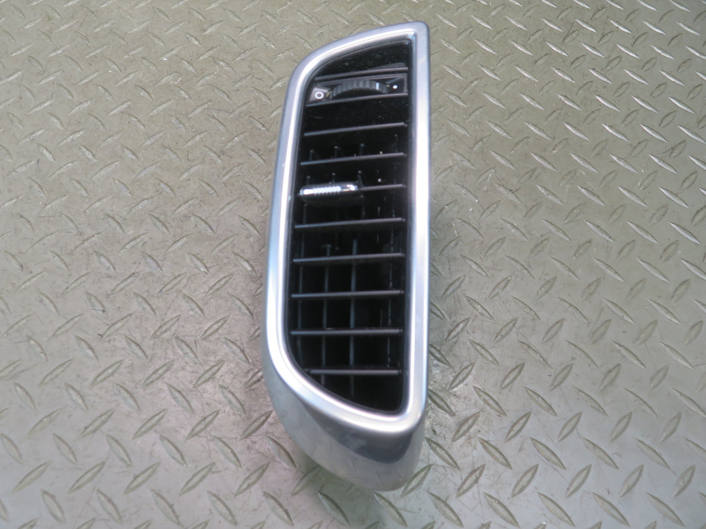 2011-2018 Porsche Cayenne 958 Front Right Side Dash A/C Heater Air Vent Grille