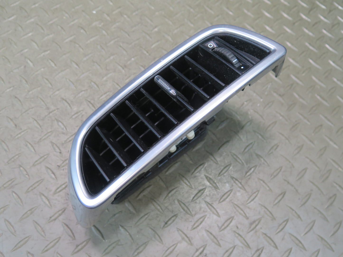 2011-2018 Porsche Cayenne 958 Front Right Side Dash A/C Heater Air Vent Grille