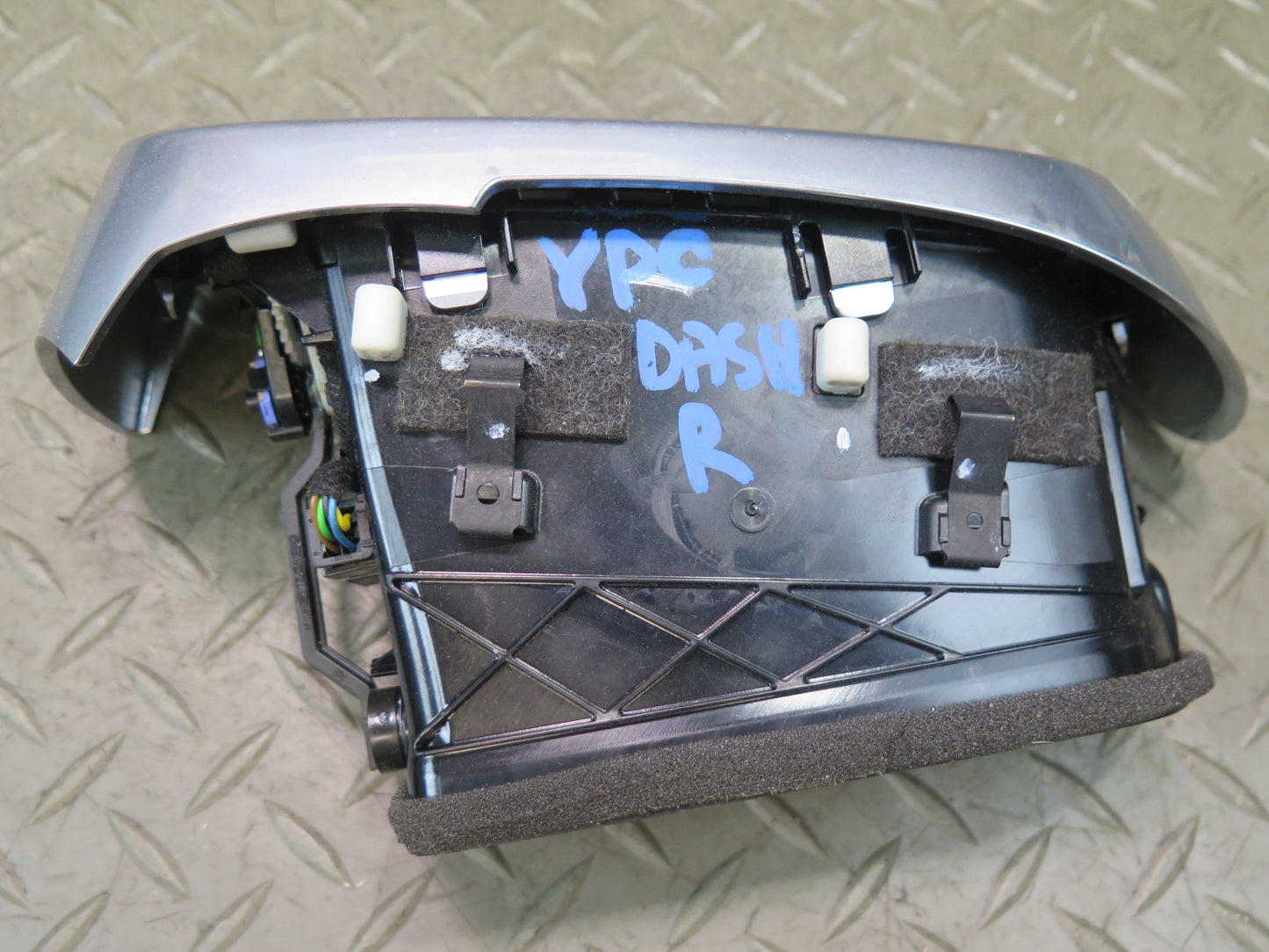 2011-2018 Porsche Cayenne 958 Front Right Side Dash A/C Heater Air Vent Grille