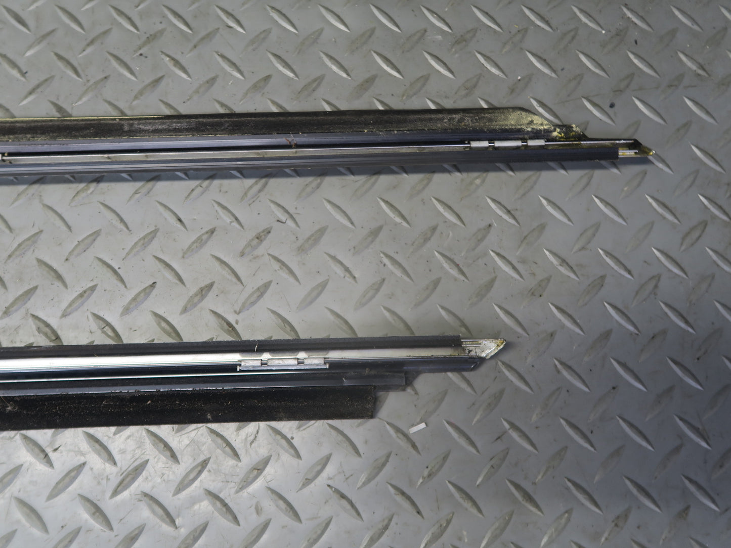94-99 Mercedes W140 S500 Front & Rear Right Door Window Trim Molding Set OEM