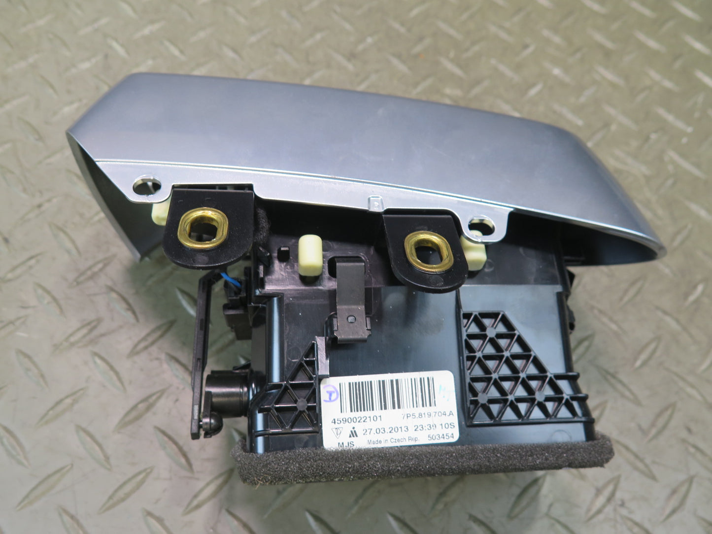 2011-2018 Porsche Cayenne 958 Front Right Side Dash A/C Heater Air Vent Grille